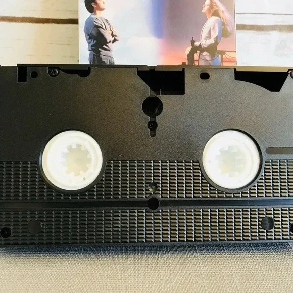 SLEEPLESS IN SEATTLE VHS Home Video Tape Starring Tom Hanks - Picture 5 of 5